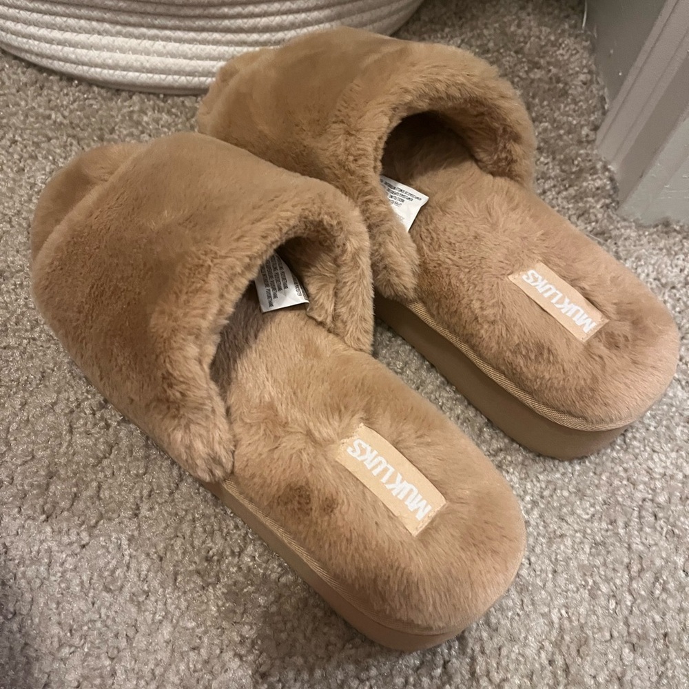 Tan Faux Fur Slippers